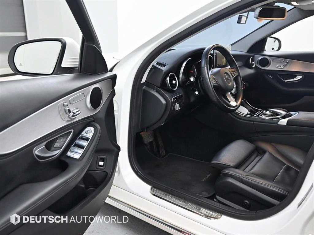 Mercedes Benz C Class - Vista 11