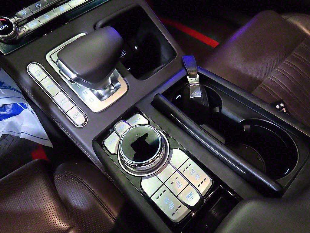 Genesis G90 - Vista 4