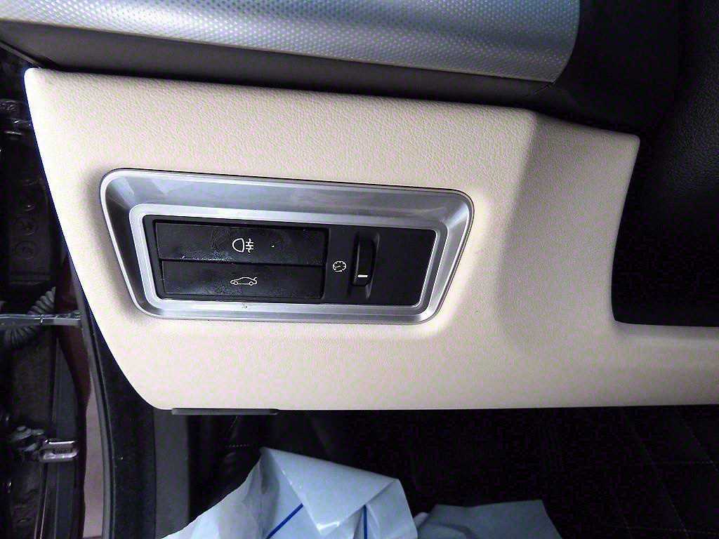 Jaguar XF - Vista 12