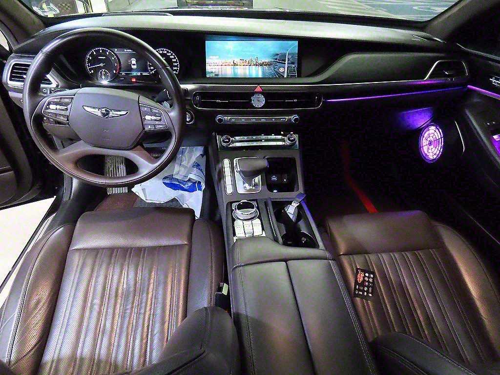 Genesis G90 - Vista 2