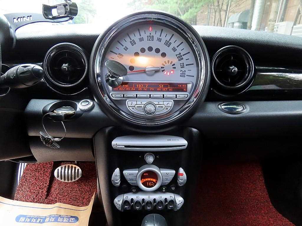 Mini Clubman - Vista 11