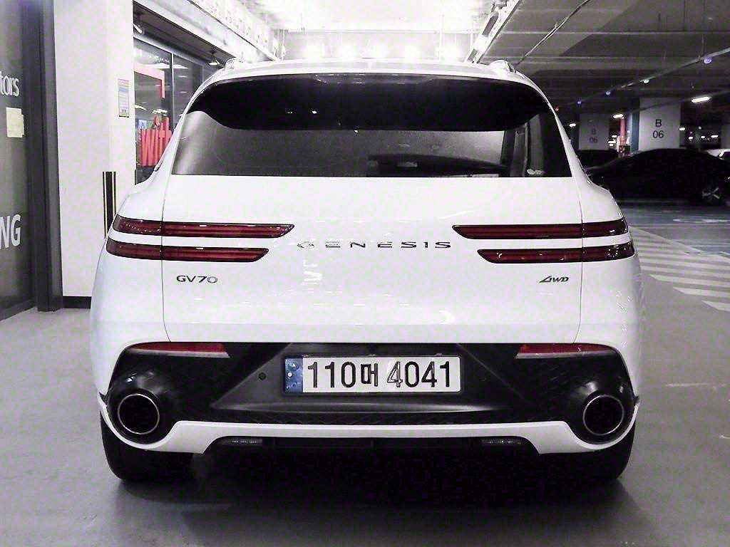 Genesis GV70 - Vista 5
