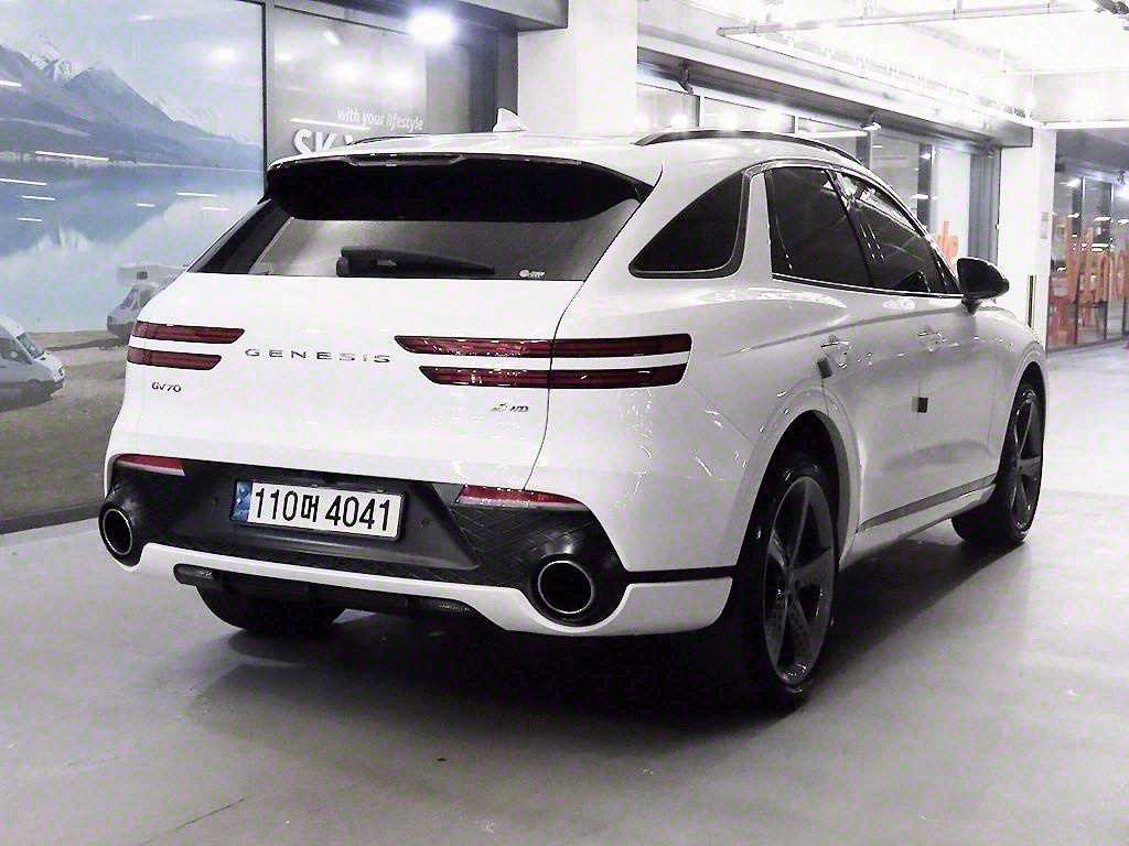Genesis GV70 - Vista 4