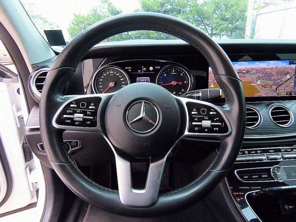 Mercedes Benz E class - Vista 8