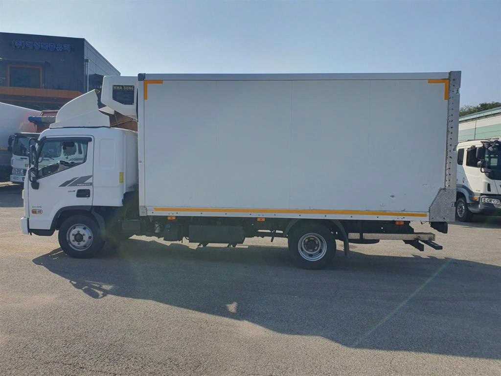 medium and large cargo truck - Vista 8