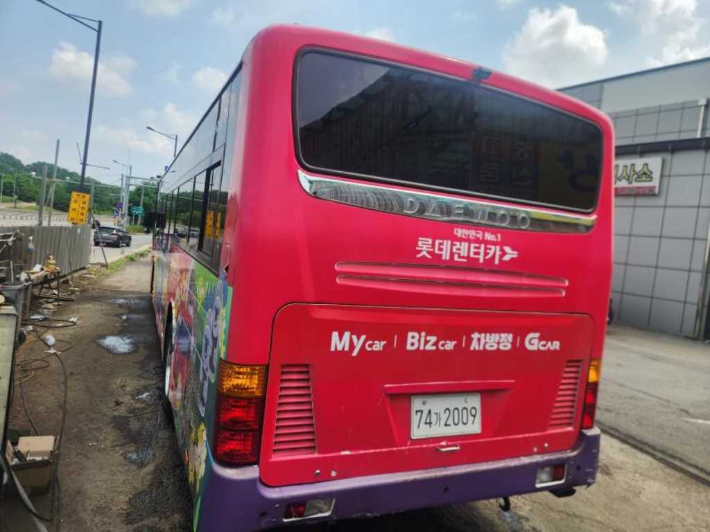 medium and large bus Medium Daewoo Bus - Vista 6