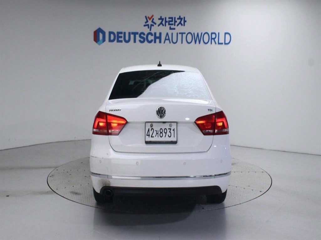 Volkswagen Passat - Vista 4