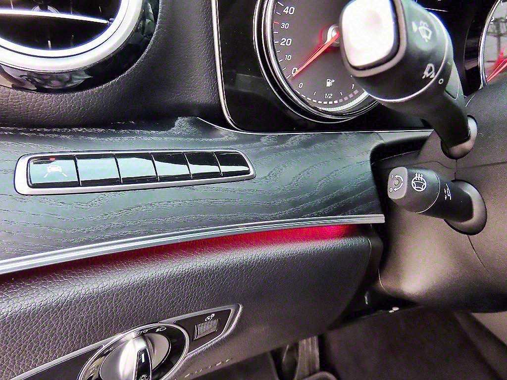 Mercedes Benz E class - Vista 11