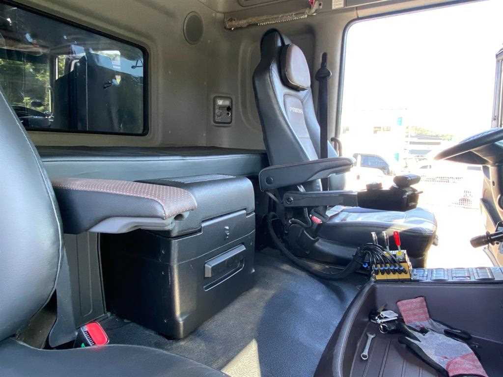 medium and large cargo apChoukJingae 2020 Gris - Importación desde Corea - HF Imports Iquique - Foto 15