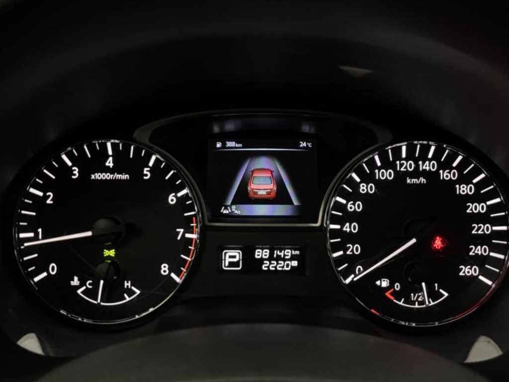 Nissan Altima - Vista 9