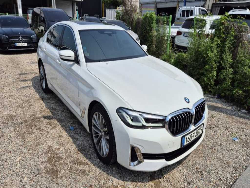 BMW 5시리즈 G30 520i 측면