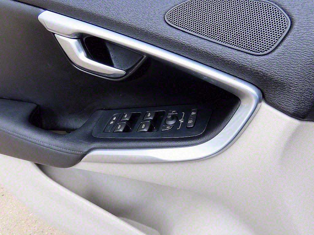 Volvo V40 - Vista 11