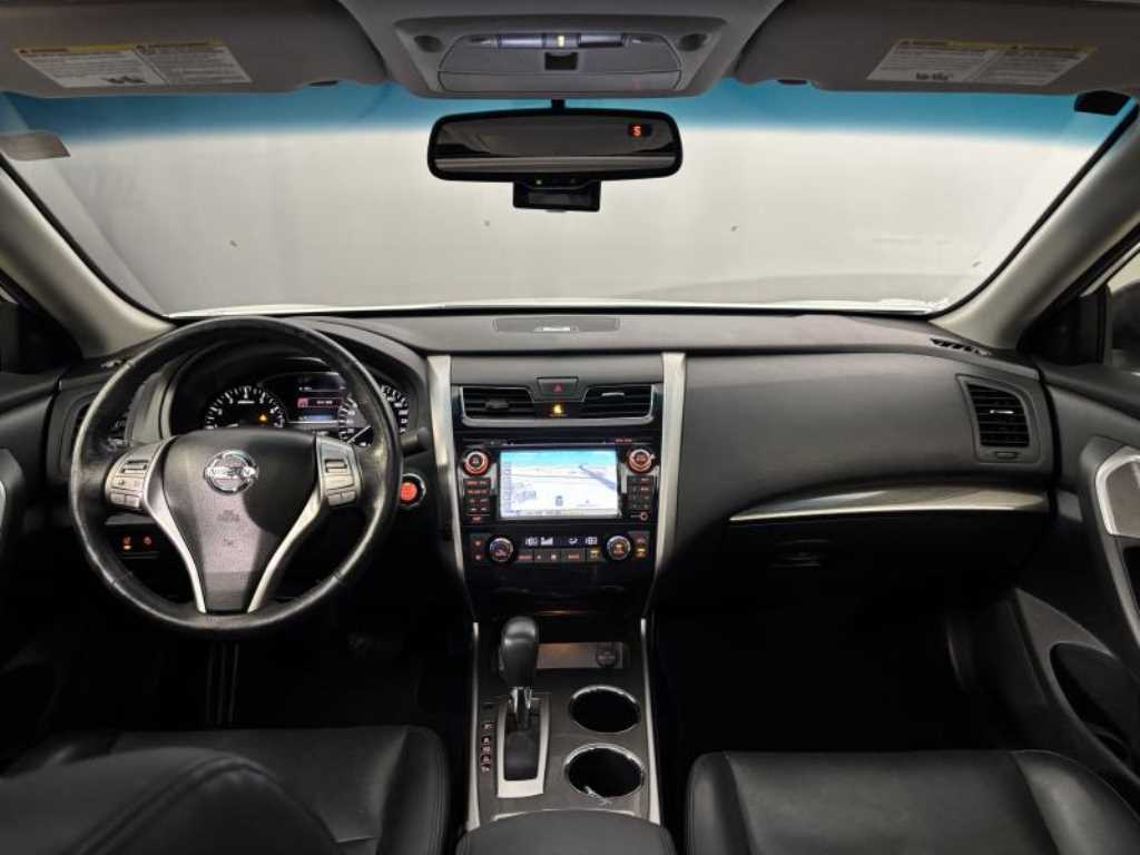 Nissan Altima - Vista 5