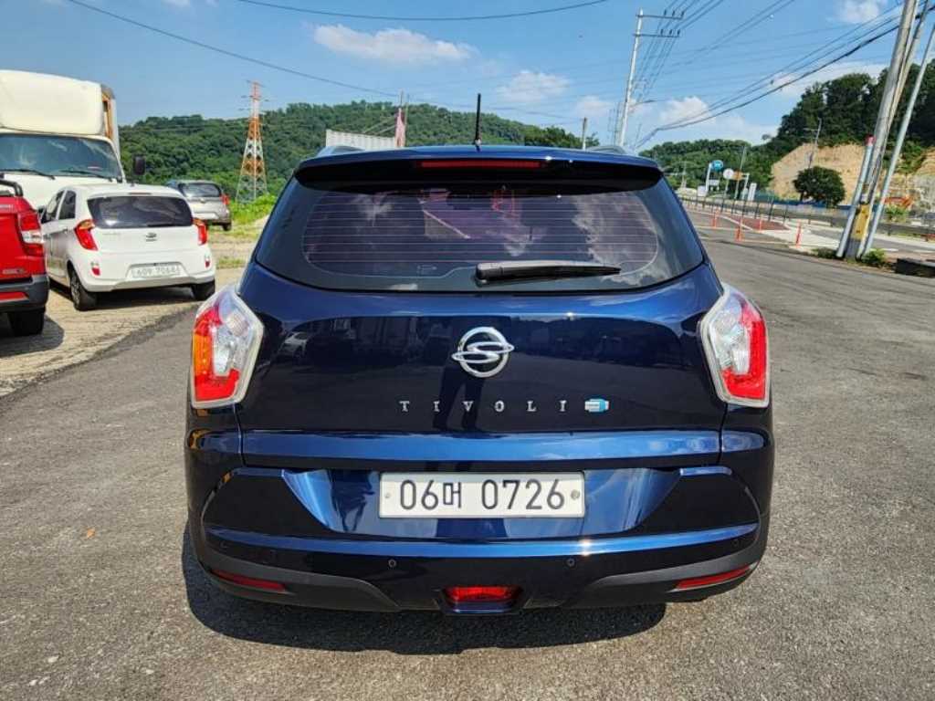 Ssangyong Tivoli - Vista 5