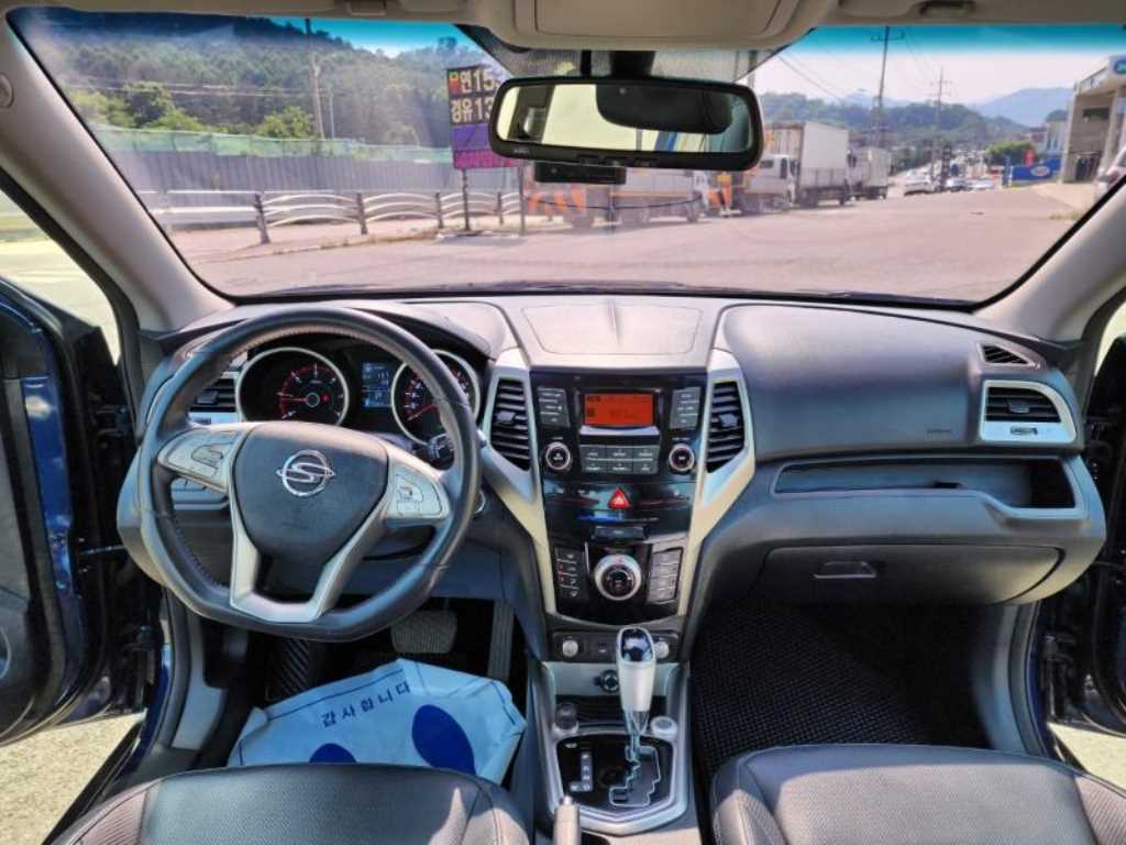 Ssangyong Tivoli - Vista 12