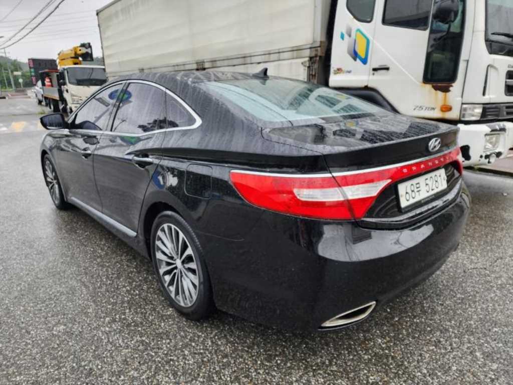 HYUNDAI Grandeur - Vista 6