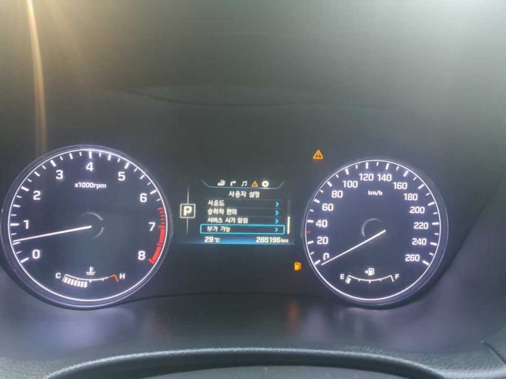 HYUNDAI Genesis - Vista 11