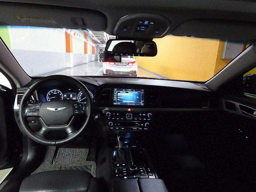 HYUNDAI Genesis - Vista 7