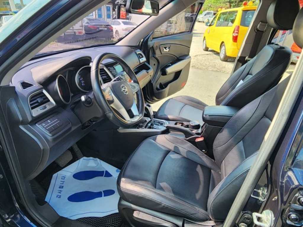 Ssangyong Tivoli - Vista 9