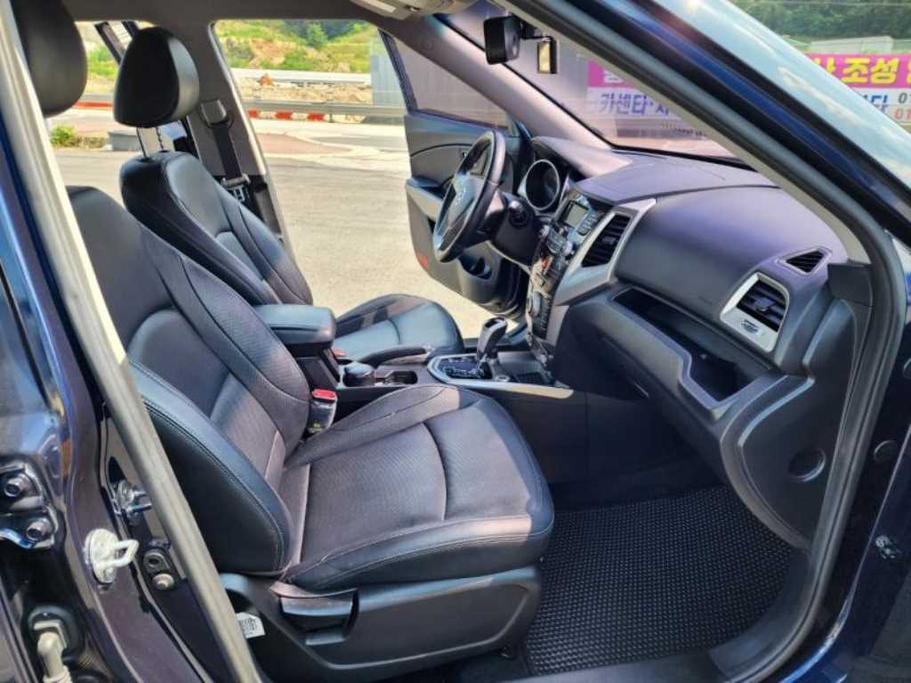 Ssangyong Tivoli 2016 Azul - Importación desde Corea - HF Imports Iquique - Foto 18