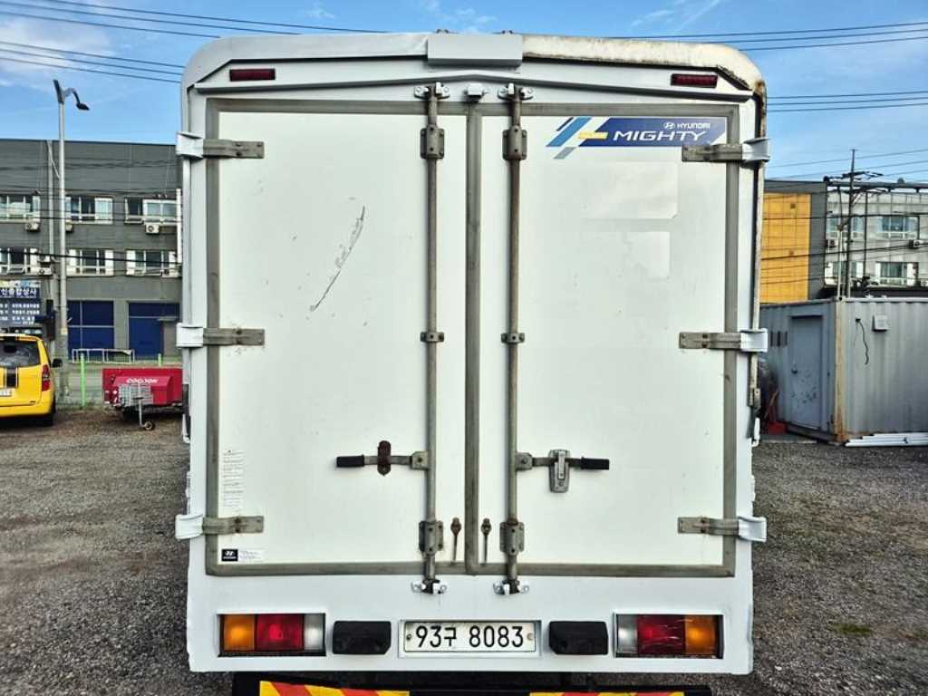 medium and large cargo truck - Vista 5