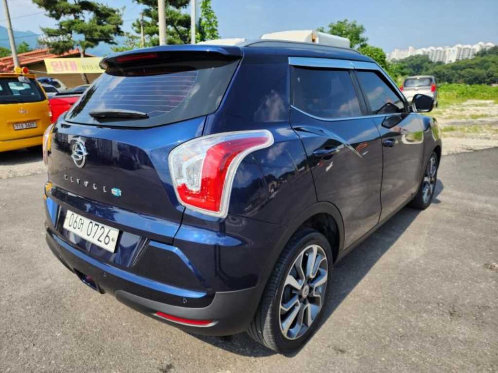 Ssangyong Tivoli - Vista 4