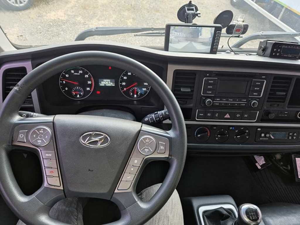 medium and large cargo truck - Vista 12