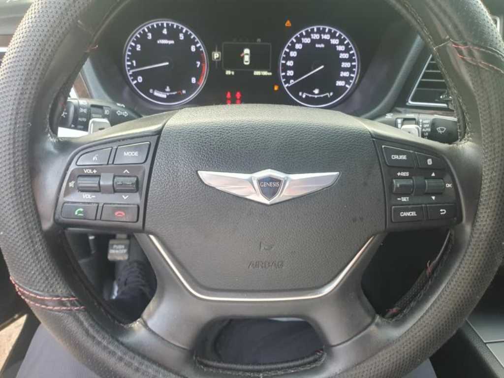 HYUNDAI Genesis - Vista 9