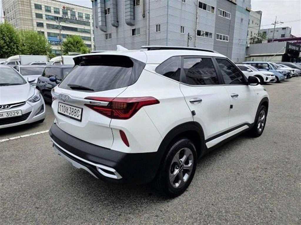 KIA Seltos - Vista 4