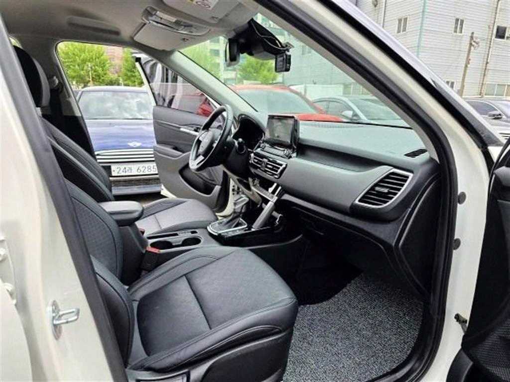 KIA Seltos - Vista 9