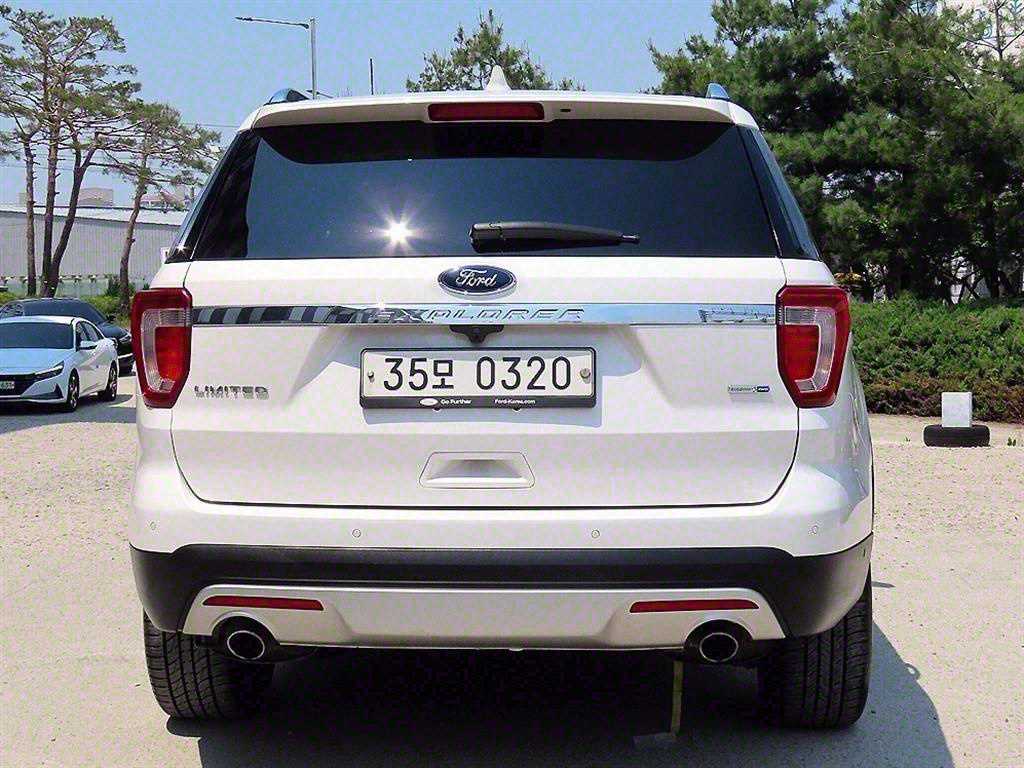 Ford Explorer - Vista 4