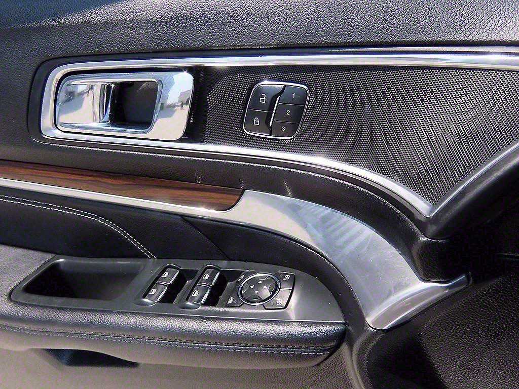 Ford Explorer - Vista 11