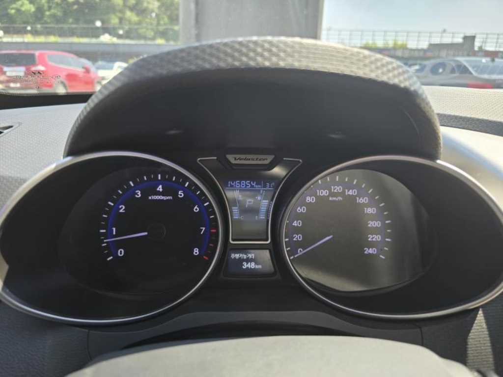 HYUNDAI Veloster - Vista 7