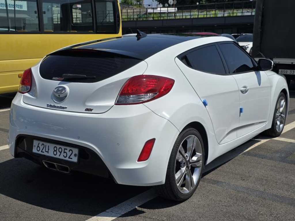 HYUNDAI Veloster - Vista 5