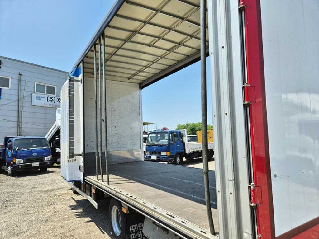 medium and large cargo truck - Vista 10