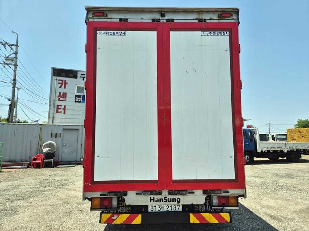 medium and large cargo truck - Vista 4