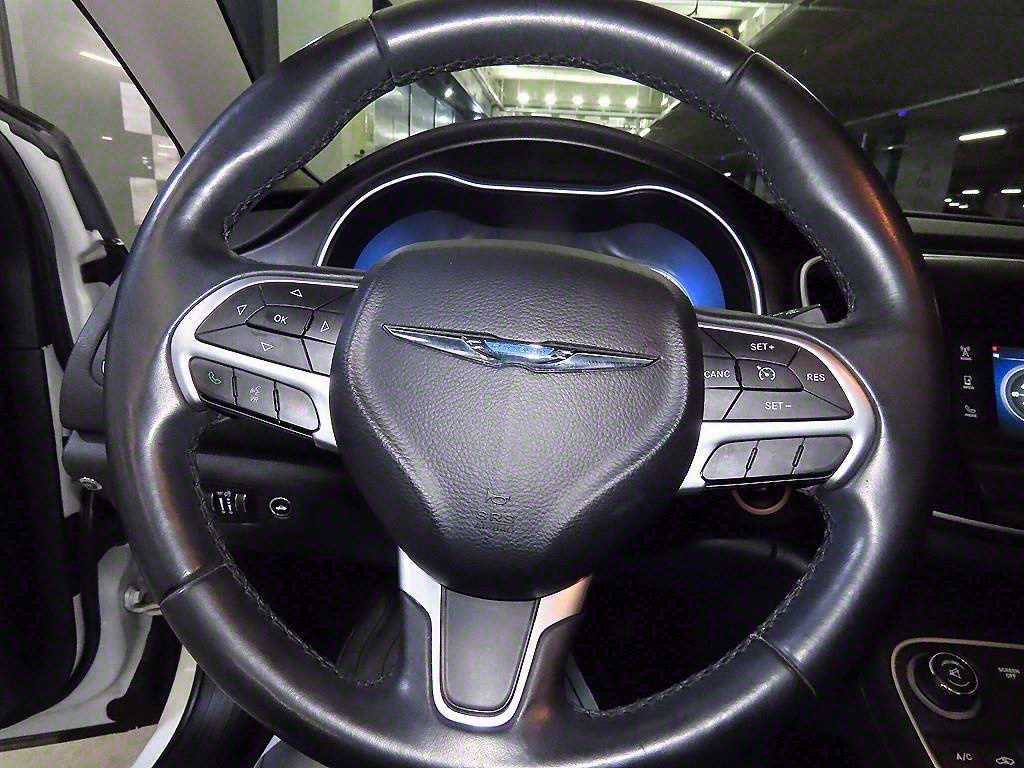 Chrysler 200 - Vista 8