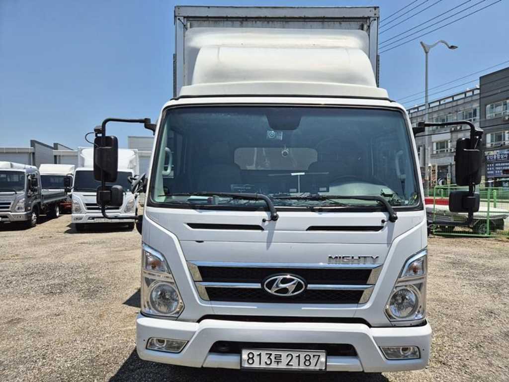 medium and large cargo truck - Vista 8