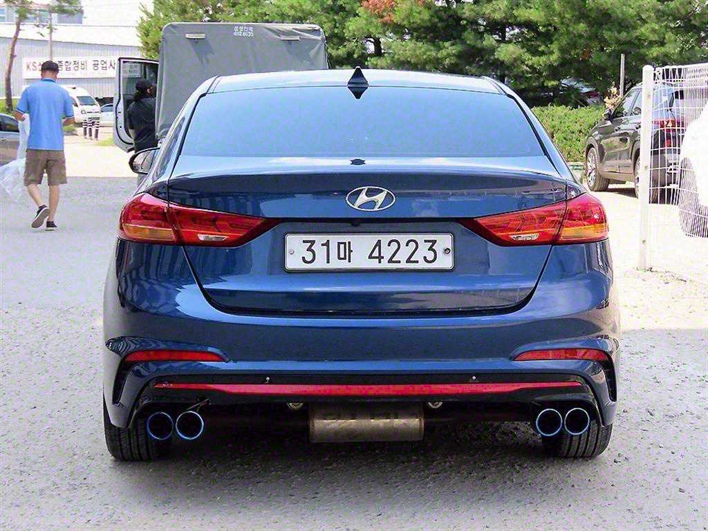 HYUNDAI Avante - Vista 4