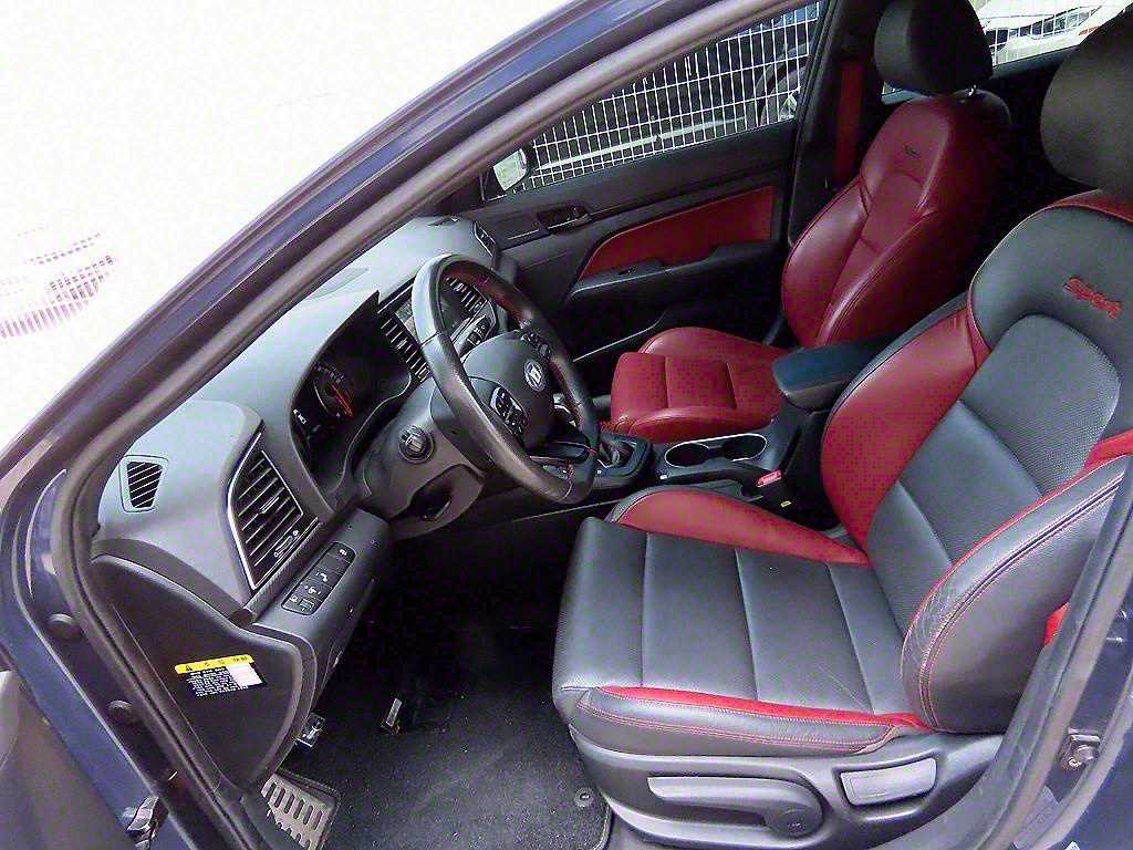 HYUNDAI Avante - Vista 5