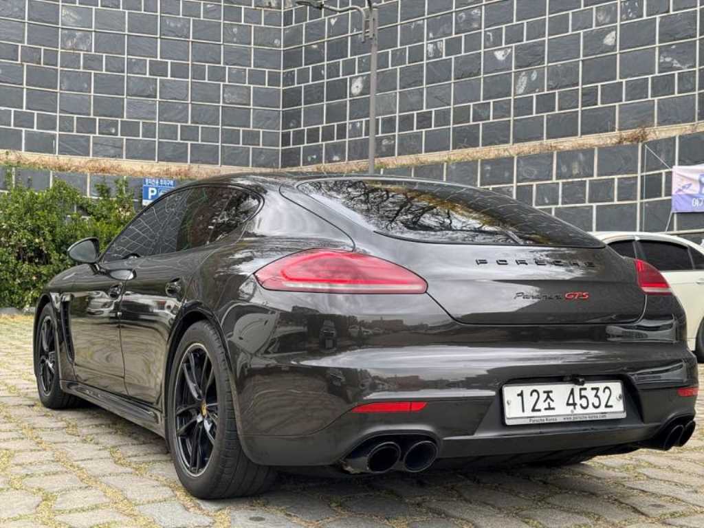 Porsche Panamera - Vista 6