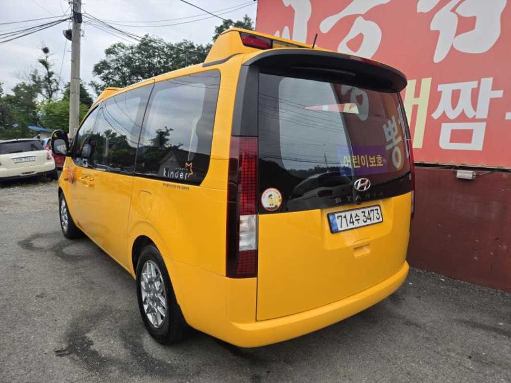 HYUNDAI Staria - Vista 6