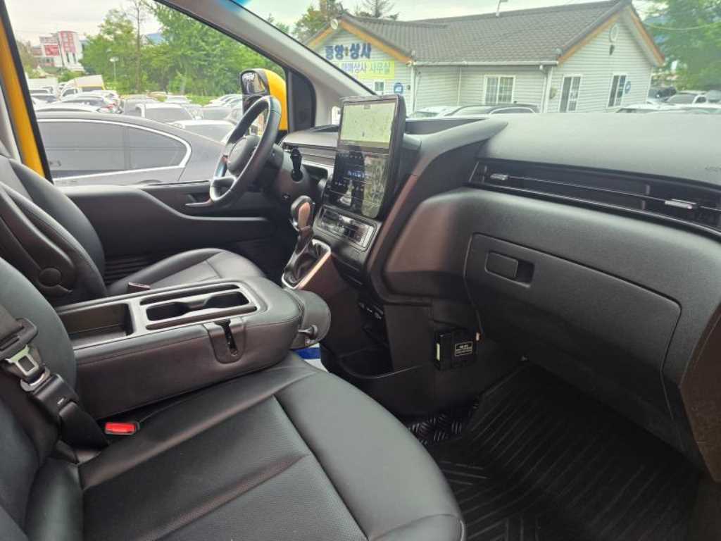 HYUNDAI Staria 2024 Amarillo - Importación desde Corea - HF Imports Iquique - Foto 13