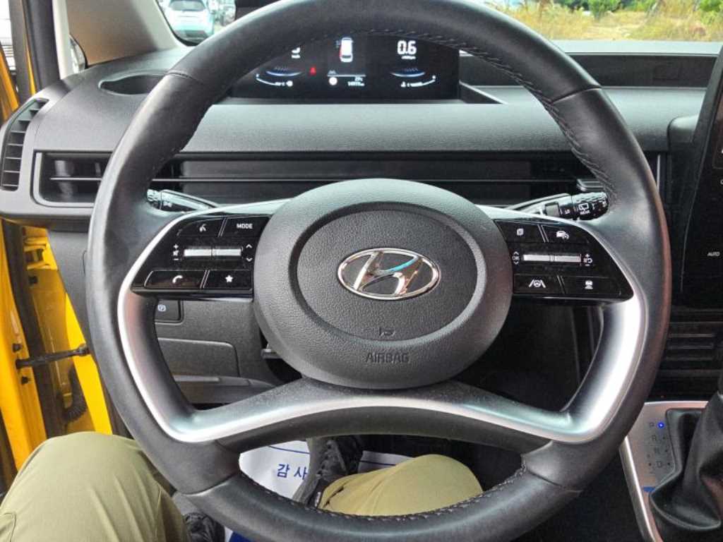 HYUNDAI Staria 2024 Amarillo - Importación desde Corea - HF Imports Iquique - Foto 18