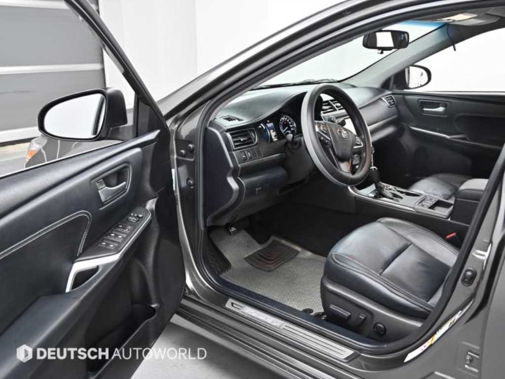 Toyota Camry - Vista 11