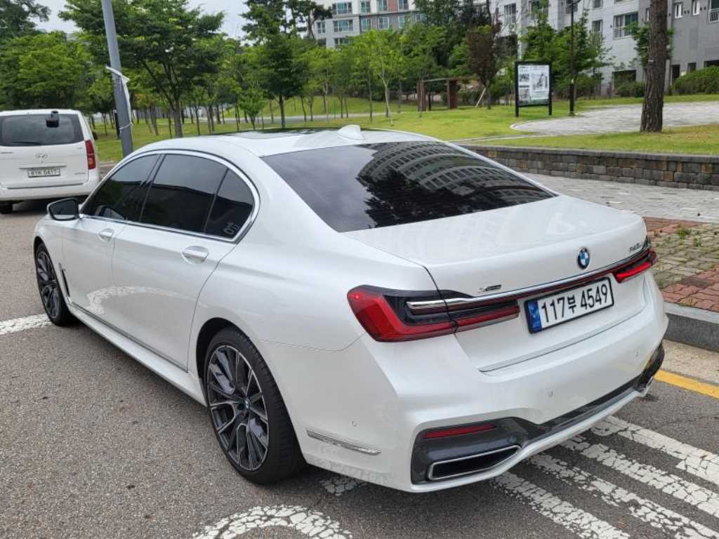 BMW 7 Series - Vista 4