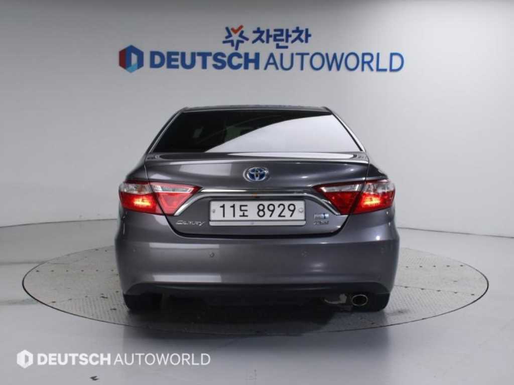 Toyota Camry - Vista 4