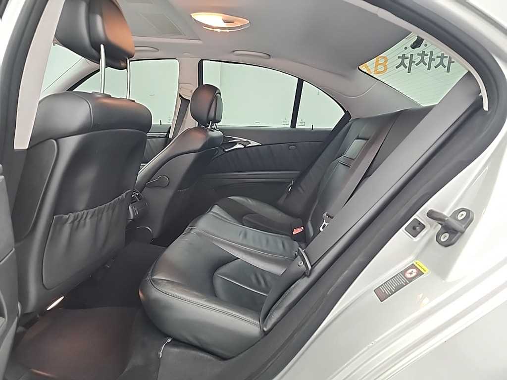 Mercedes Benz E class - Vista 12