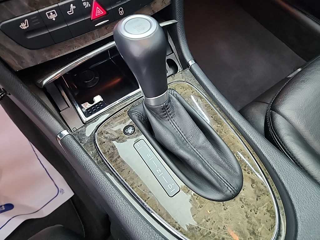 Mercedes Benz E class - Vista 8