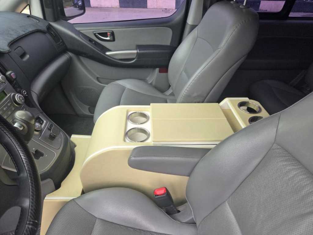 HYUNDAI Starex - Vista 9